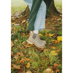 Boots|Chaco Women's Fields Chelsea Waterproof Boot Chestnut Brown